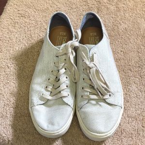 Tom’s Lace Up Sneakers.  Size 7.5